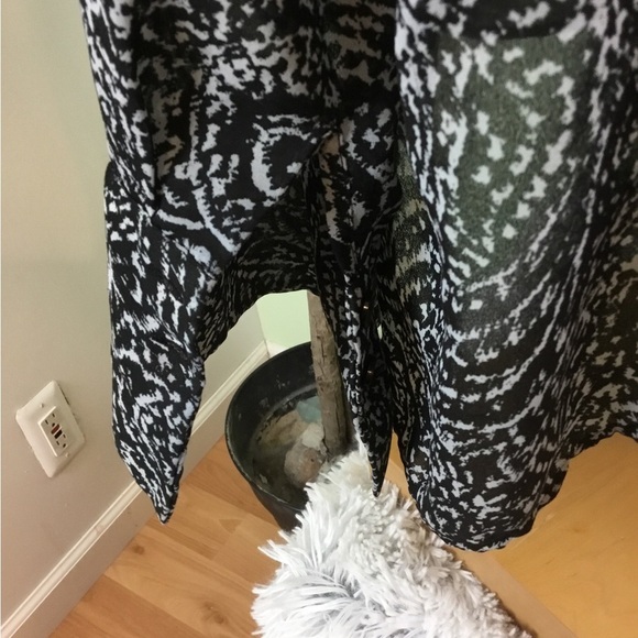 Nine & Co 18W black and gray semi sheer long sleeve button down blouse - Picture 9 of 14